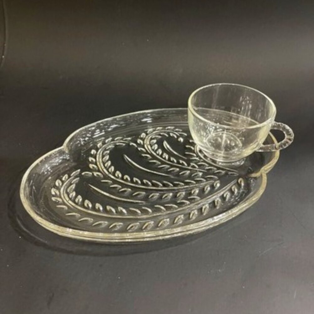 Set of 4 Vintage Federal Glass Hospitality Snack Sets Cups and Plates